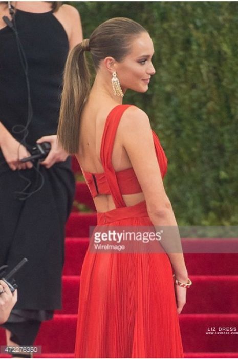 Derek Jeter & Hannah Davis Make Red Carpet Debut at 2015 Met Gala